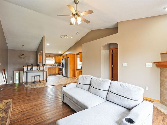 4th image of 207 Watercress Rd