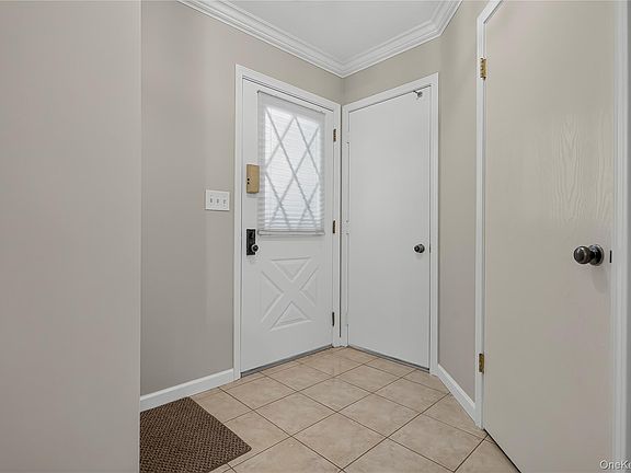 4th image of 196 Long Hill Drive #B