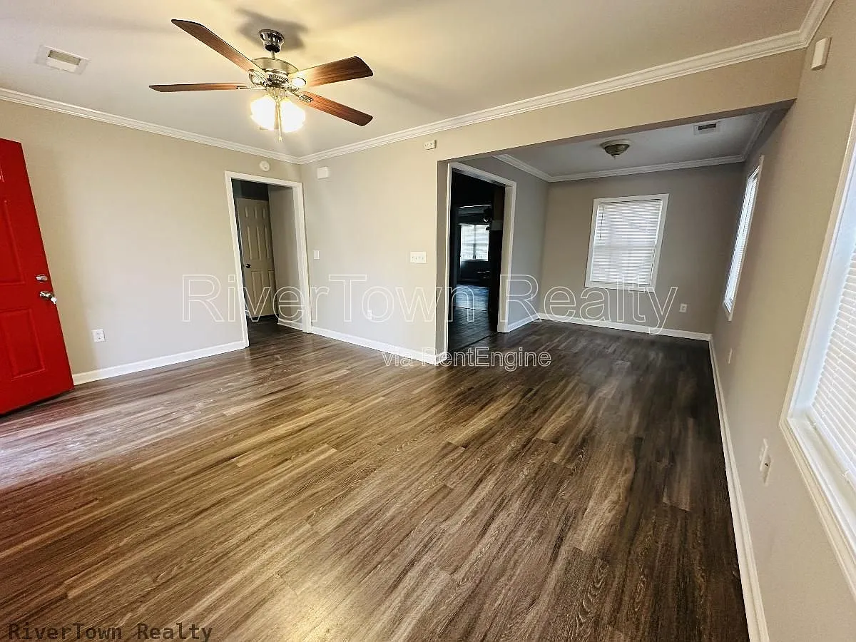 4 bed, 2.0 bath, 1352 sqft, $1,295 — Photo 3