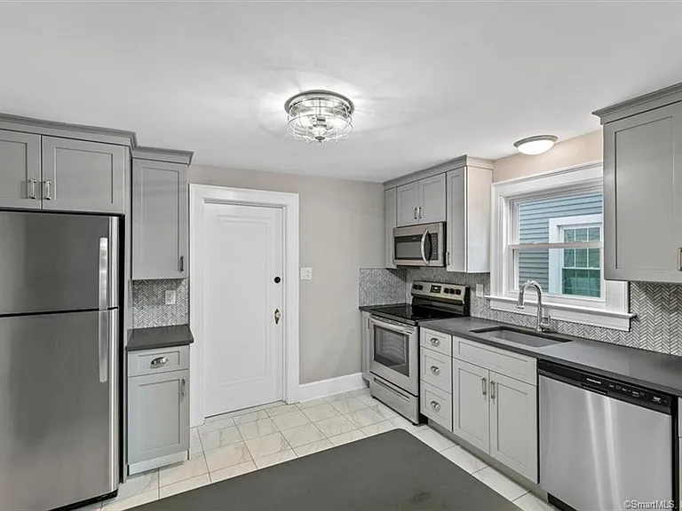 223 Townsend Ave #1 — Photo 14