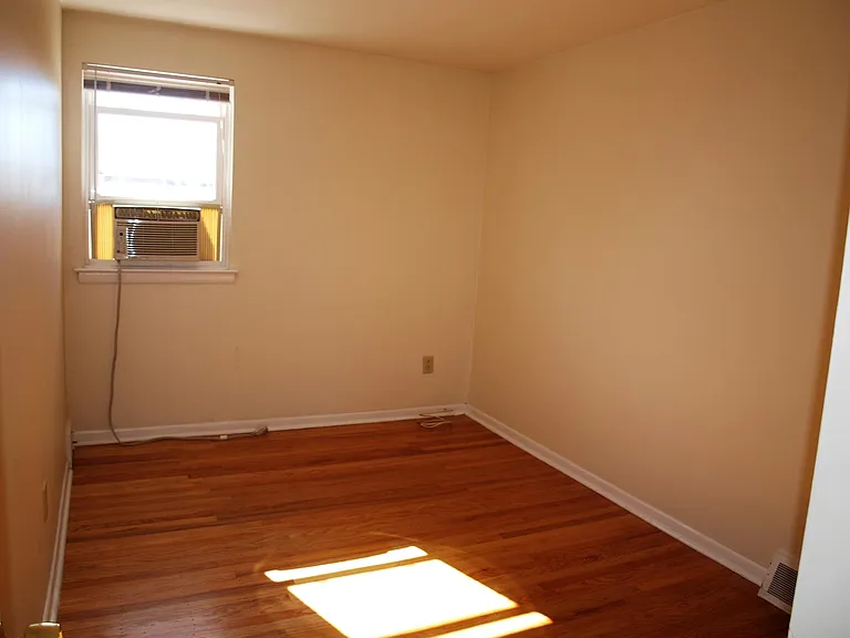 5462 Vicaris St #1 — Photo 13