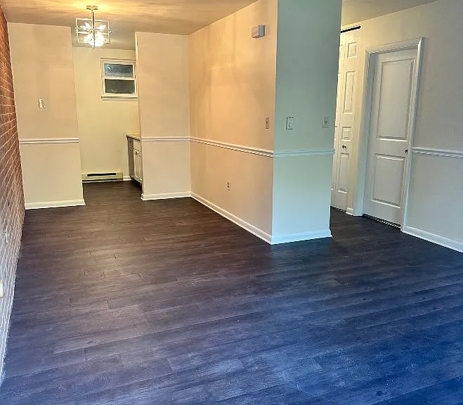 1490 New Danville Pike #B — Photo 2