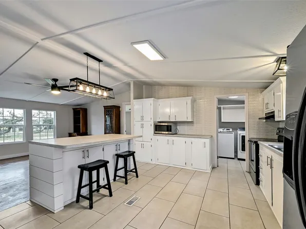 22515 Felicia Dr, Spicewood, TX 78669