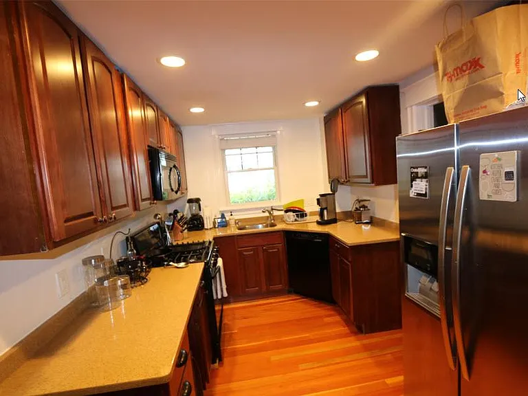54 Dixon St #1 — Photo 4
