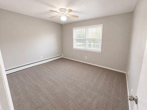 5th image of 3205 Kingman Blvd #202