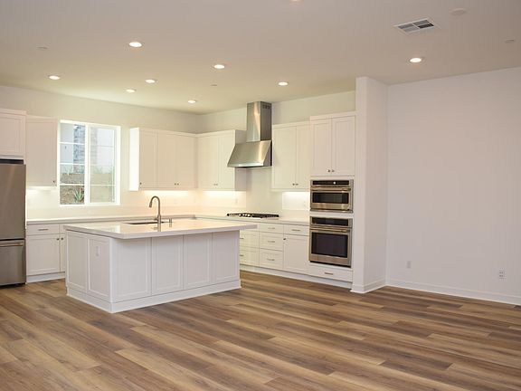 Living & Kitchen