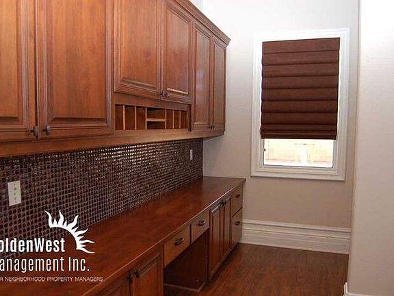 5th image of 465 Punto Vallata Dr