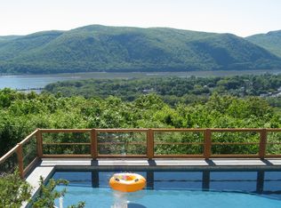 377 Lane Gate Rd, Cold Spring, NY 10516