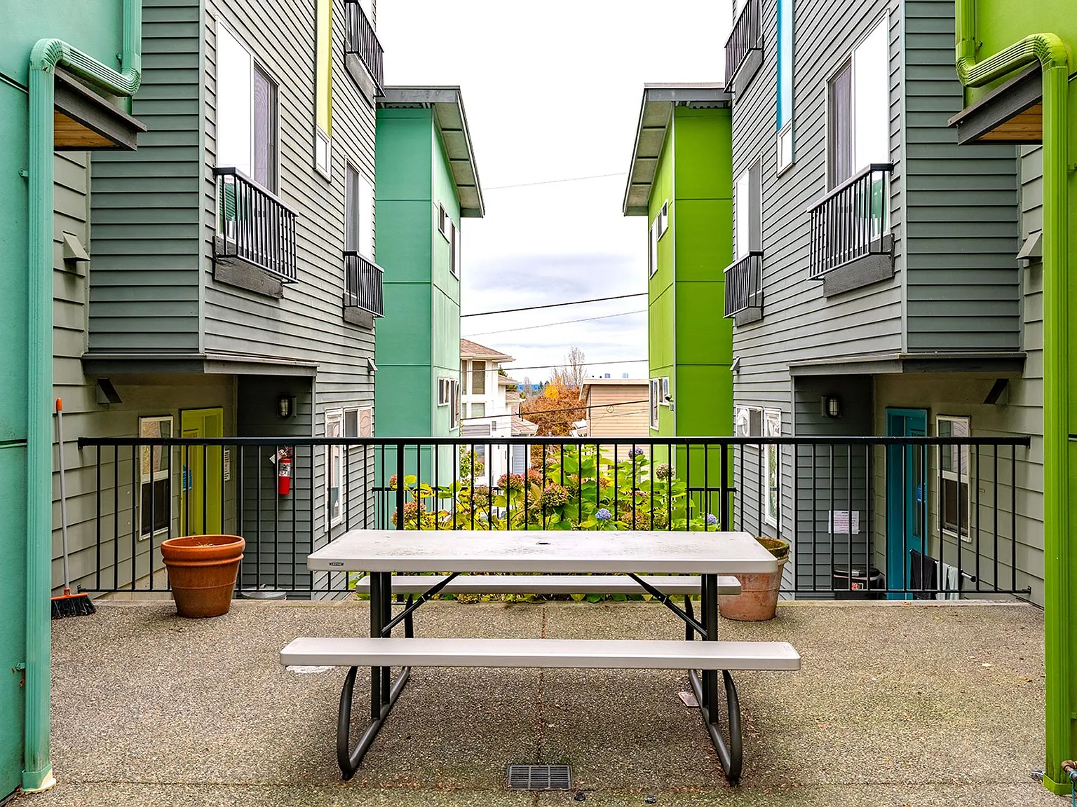 Videre - Courtyard Studios on Cap Hill! — Photo 2