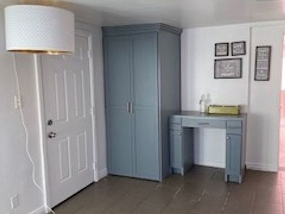 4th image of 639 1/2 W 101st St