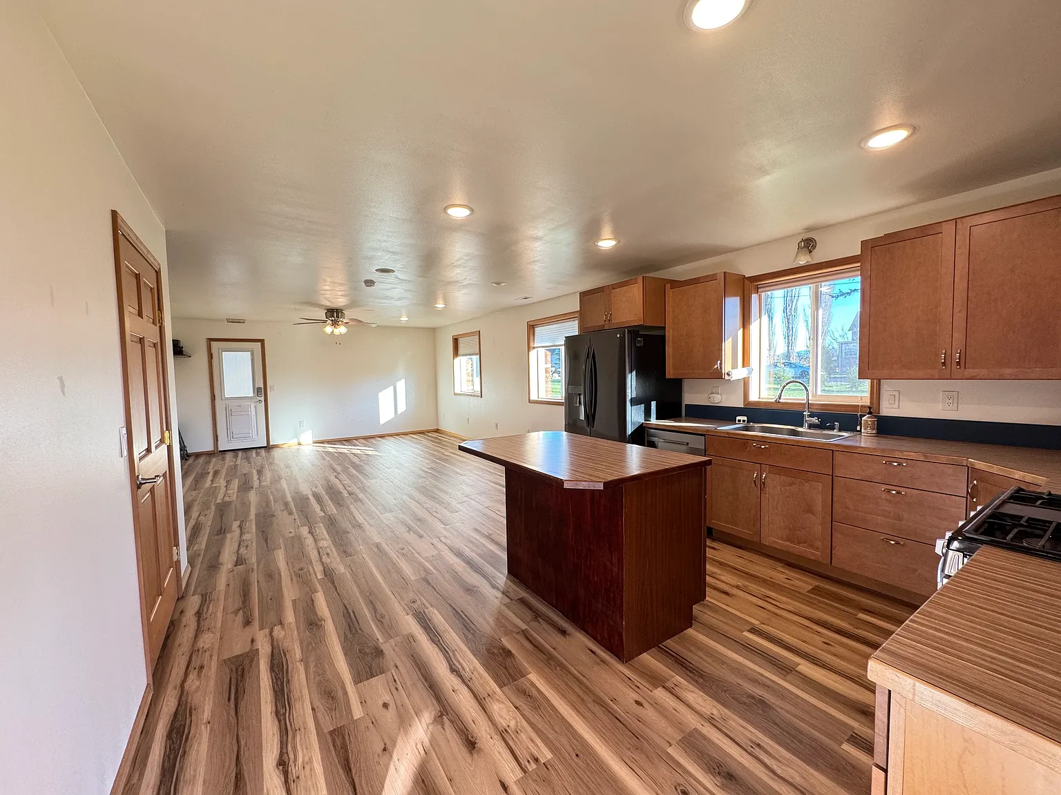 856 Lange Rd — Photo 3