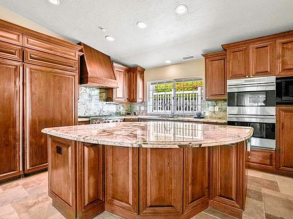 5th image of 1460 Orpheus Ave