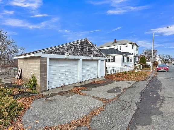 3rd image of 115 Orient St