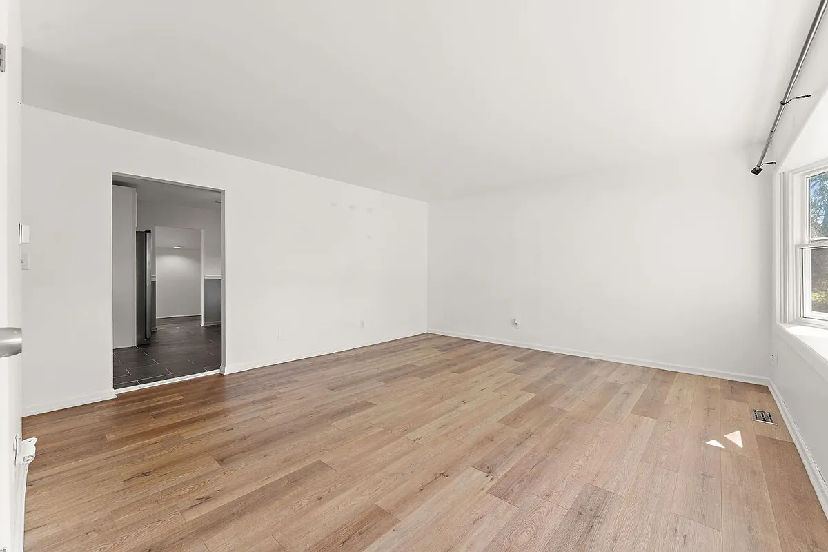 Property Photo - 2201 Ade Ave