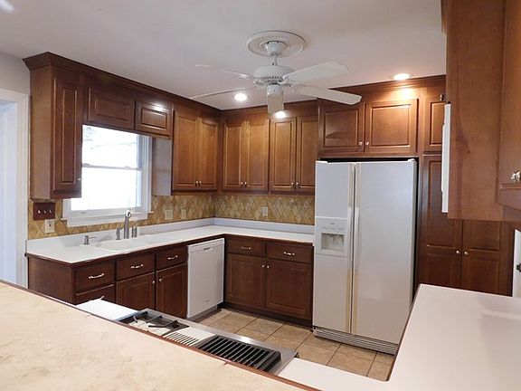 3rd image of 2729 Northwoods Dr