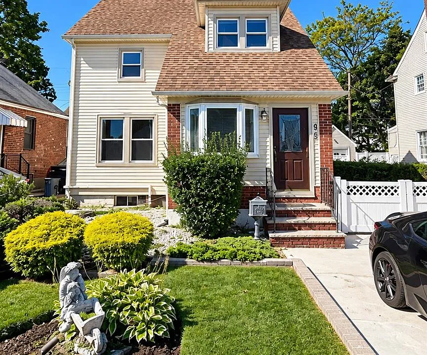 95 Heathcote Rd