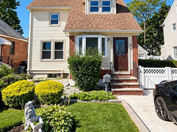 95 Heathcote Rd, Elmont, NY 11003