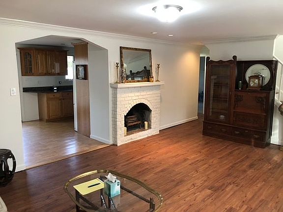 4th image of 27 Wakefield Ave