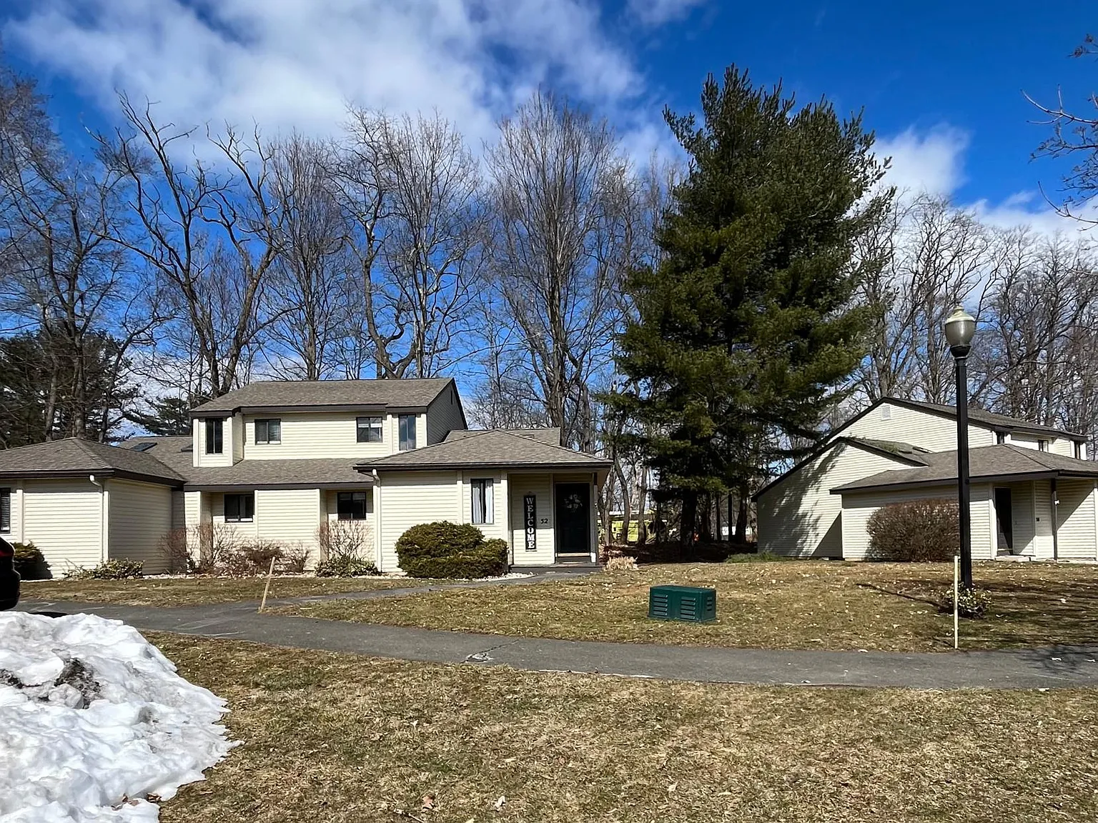 52 Simsbury Lndg — Photo 3