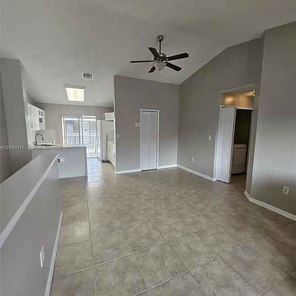 2527 W 76th St #208 — Photo 2