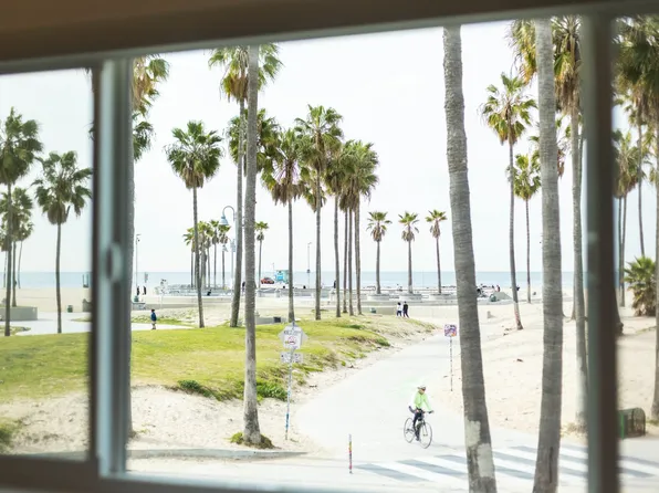 1313 Ocean Front Walk APT 10, Venice, CA 90291