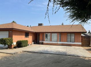 2408 Sarah Cir, Selma, CA 93662