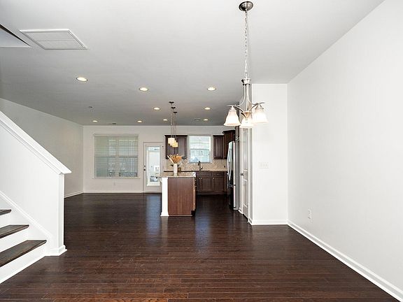 3rd image of 835 New Derby Ln