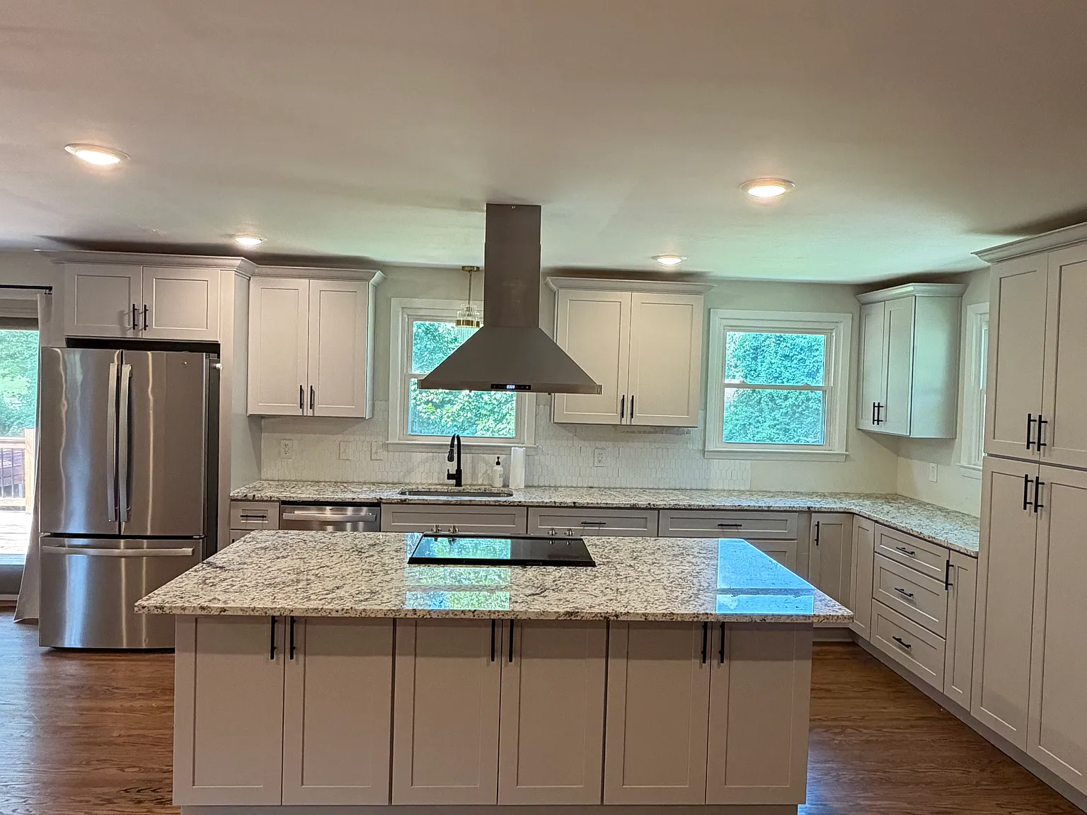 3 bed, 2214 sqft, $3,300 — Photo 3