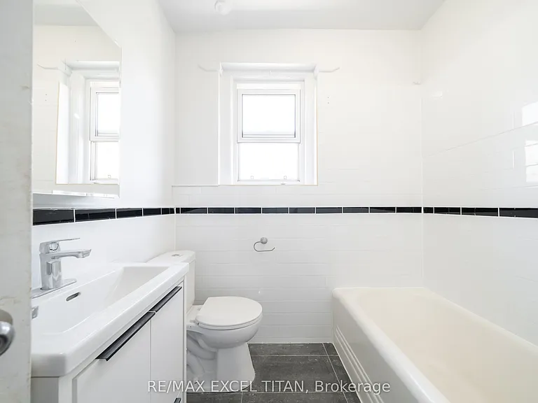 1 Mallory Gdns #31 — Photo 11