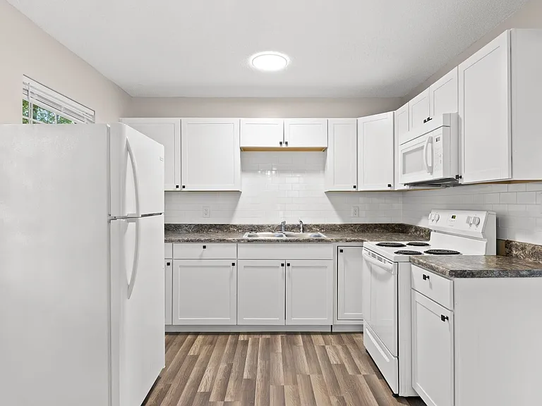 1206 Cedar St — Photo 9