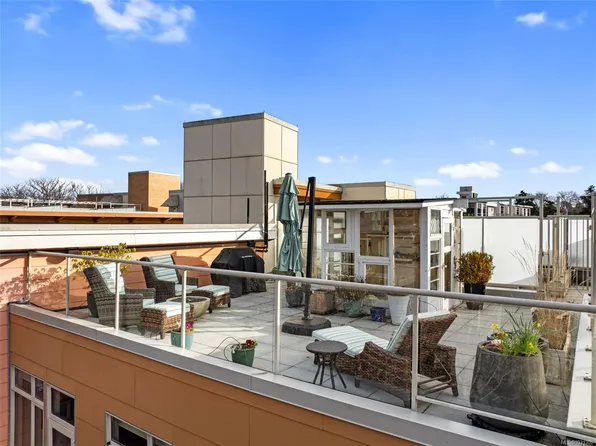 1035 Sutlej St #304, Victoria, BC V8V 2V9