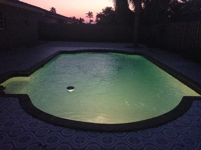 Pool - Night lights