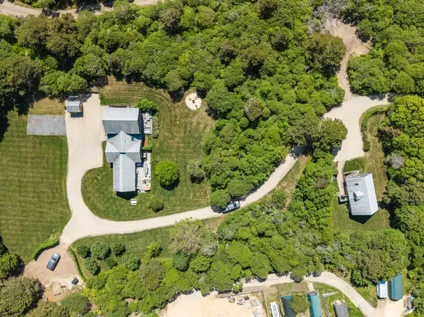 12 Longwood Dr, Nantucket, MA 02554