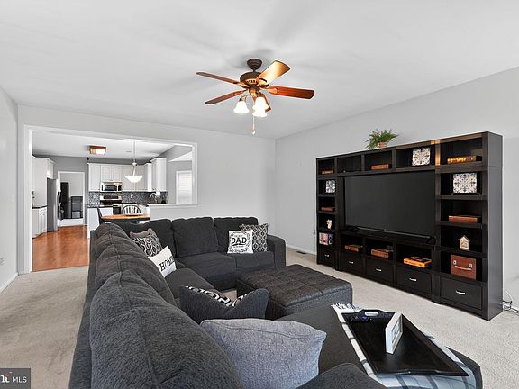 4th image of 55 Jamie Cir