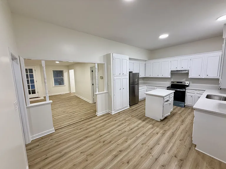 140 White Oak Cir — Photo 8