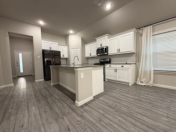 4th image of 5431 Big Thicket Ln