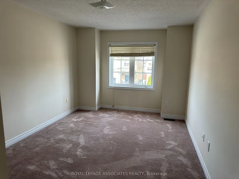 75 Meltwater Cres #UPPER LV — Photo 12