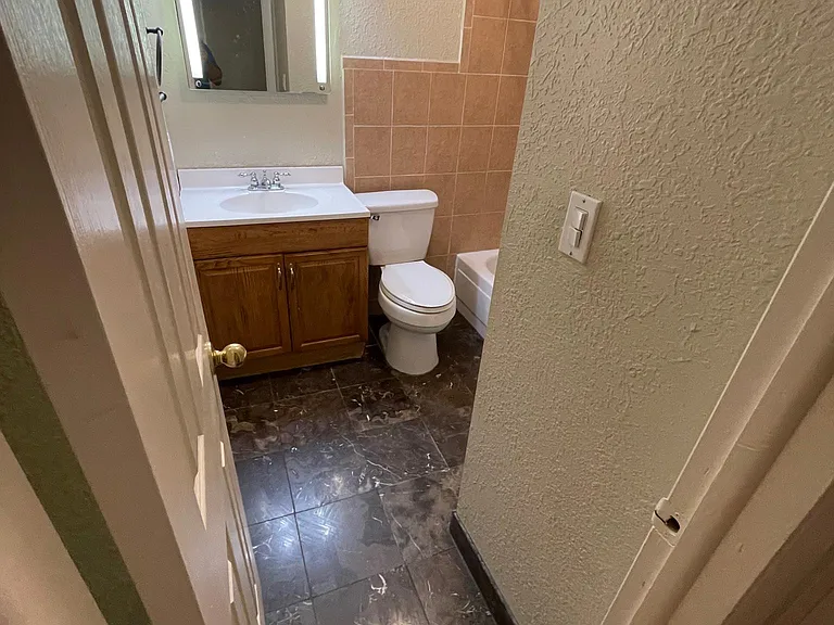 3715 NW 84th Ave — Photo 20