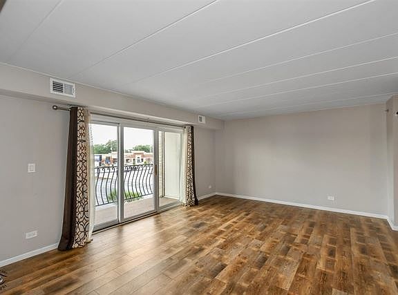4th image of 10404 S Keating Ave APT 2F