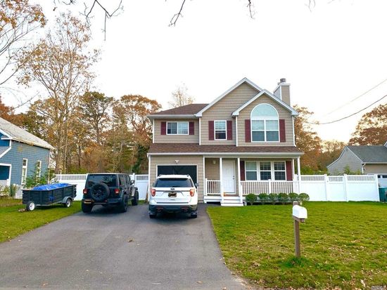 28 Staller Blvd Hampton Bays Ny 11946 Zillow