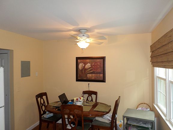 3rd image of 301 Pitney Pl #301