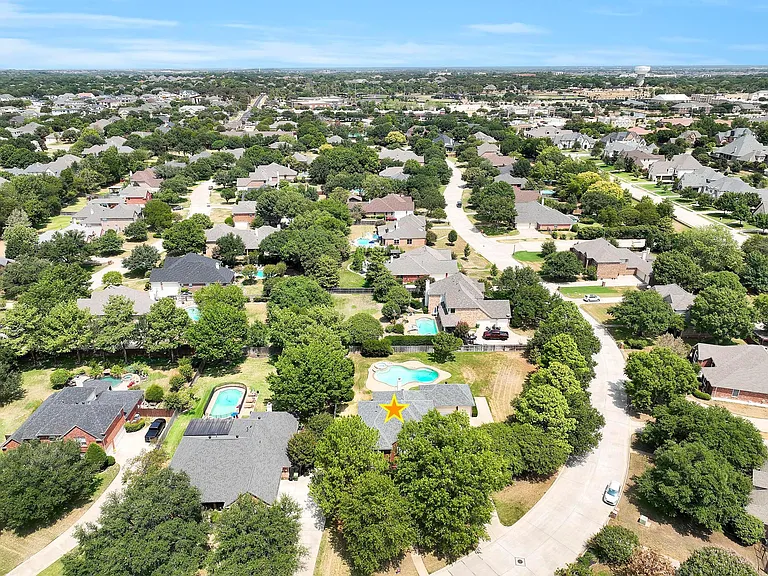 306 Canyon Lake Dr — Photo 42