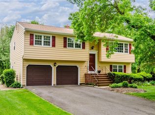 34 Paul Ave, Kendall Park, NJ 08824