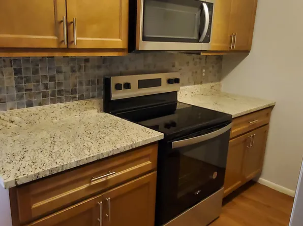 9814 Greenery Ln, Saint Louis, MO