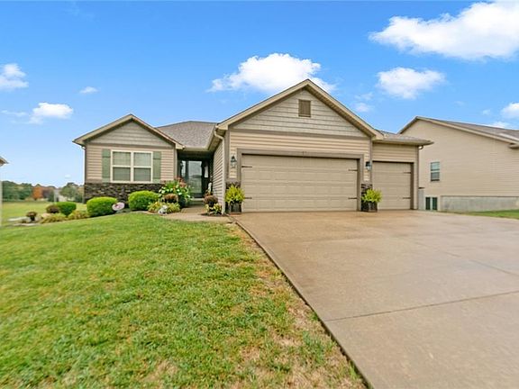 2nd image of 12890 NW Oakside Ct