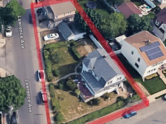 2nd image of 274 Lawrence Avenue