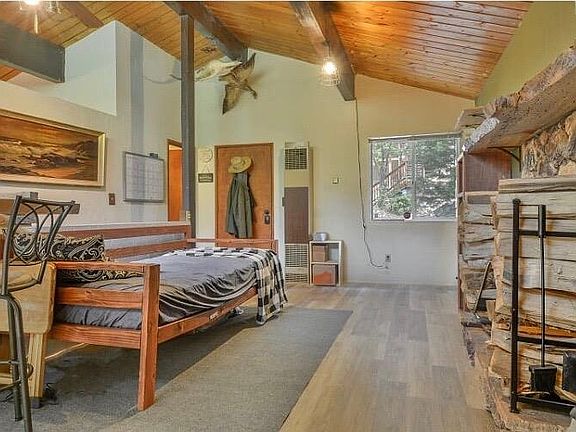 5th image of 923 Scola Ln