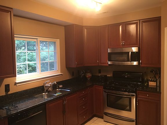 5th image of 7003 Kings Manor Dr