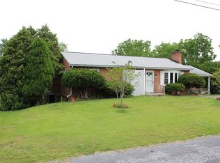 105 Cherry Hill Cir, Winchester, VA 22602
