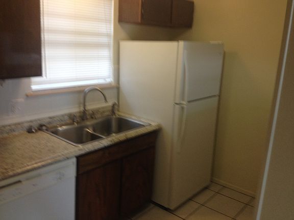 2nd image of 654 Mill St #B
